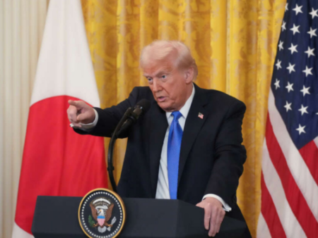 Mercados en rojo: aranceles de Trump y empleo débil sacuden a Wall Street
